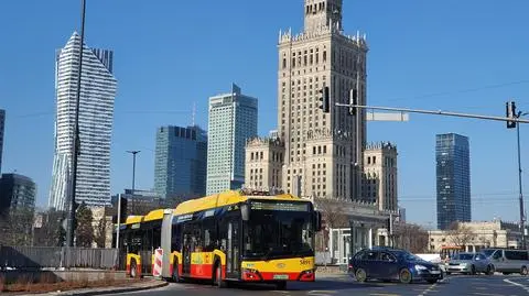 Elektryczne solarisy na ulicach Warszawy