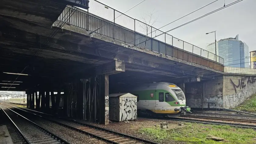 Wiadukty nad torami w fatalnym stanie. Rozbiórka i budowa od nowa są nieuniknione