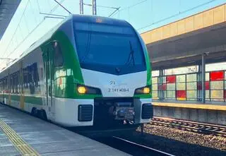 Zepsuty pociąg zablokował linię średnicową. Odwołano ponad 30 połączeń