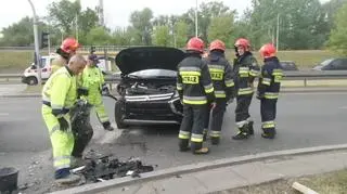 Zderzenie dwóch aut w Wawrze (wideo bez dźwięku) 