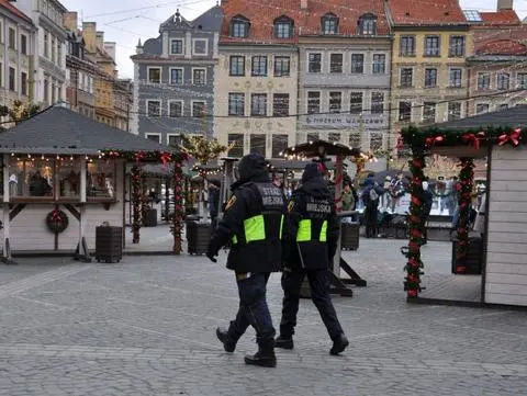 Patrol strażników miejskich na Starówce