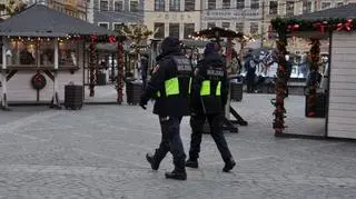 Patrol strażników miejskich na Starówce