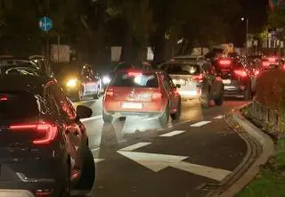 Kilka godzin wyjeżdżali z parkingu. Drogowcy o "problemie w zarządzaniu", galeria o "szerokim planie"