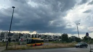 Ostrzeżenia trzeciego stopnia. Przybywa "czerwonych" powiatów