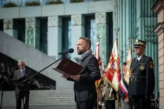 Tablica upamiętniająca przewodniczącego Związku Powstańców Polskich