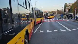 Ciężarówką zahaczył o autobus
