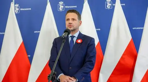 Prezydent Warszawy Rafał Trzaskowski na briefingu prasowym