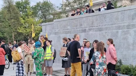Protest "Warszawa nie śpi" 