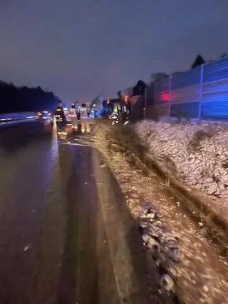 Ciężarówką wjechał w bariery energochłonne. Był pijany