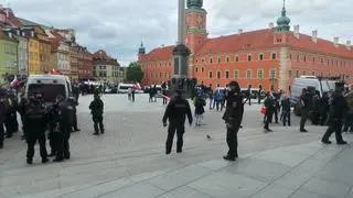 Manifestacje przy placu Zamkowym