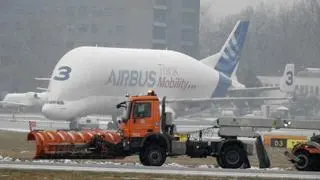 Airbus Beluga na lotnisku Chopina