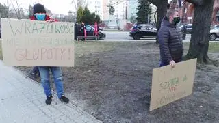 Protest przed Szpitalem Praskim