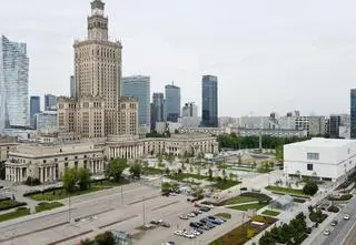 Drzewa i beton na placu Centralnym? Korzenie ochroni skomplikowana technologia