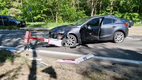Kierowca uderzył w przystanek 