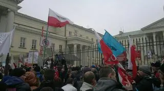 Protest przed ratuszem