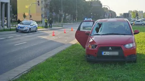 Śmiertelne potrącenie na Bielanach. "Wybiegł z autobusu"