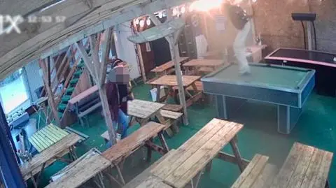 Nastolatki zdemolowały bar. Przewracały stoły, wspinały się po lodówkach, zbiły zastawę