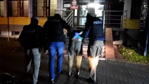 W mieszkaniu ciało 25-latki z ranami kłutymi. Zatrzymany po pościgu z zarzutem zabójstwa. Trafił do aresztu