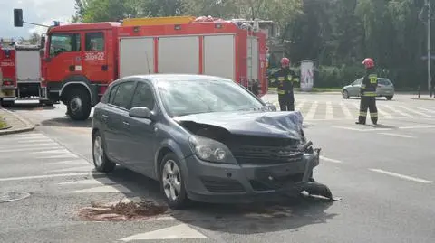 Zderzenie dwóch opli na Żoliborzu