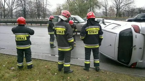 Dachowanie na Wisłostradzie - fot. Marcin Gula/tvnwarszawa.pl