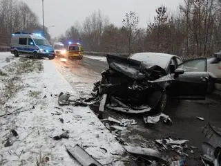 Czołowe zderzenie na Zabranieckiej 