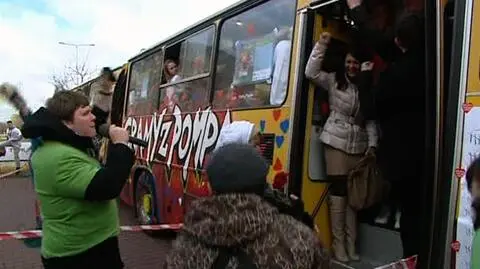 350 osób w ikarusie