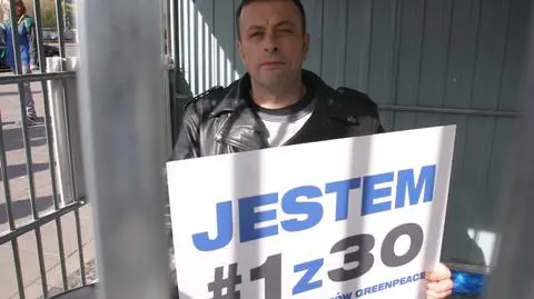 Artyści zamknęli się w klatce w centrum stolicy. "Jestem 1 z 30" 