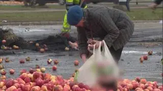 Zbierali jabłka po proteście 