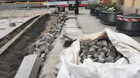 Kolejny etap przebudowy placu Trzech Krzyży. Utrudnienia
