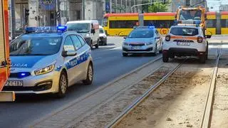 Zderzenie auta i dwóch tramwajów w alei "Solidarności"