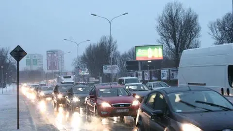 Pogoda na dziś dla Warszawy: po śnieżnym poranku deszcz i gołoledź