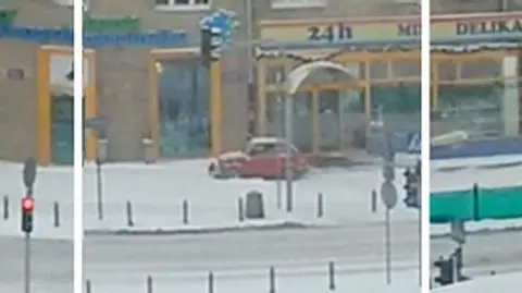 "Cud myśli racjonalizatorskiej". Maluch-pług odśnieża Warszawę