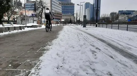 Zaśnieżone ścieżki rowerowe w Warszawie