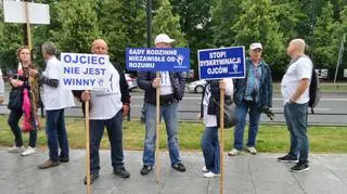 Protest ojców w Śródmieściu