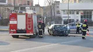 Zderzenie samochodu z autobusem w al. Stanów Zjednoczonych