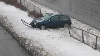 Wpadł na barierki na Sobieskiego, na wys.Iberyjskiej