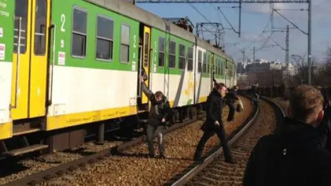 Awaria SKM. Pociąg utknął w tunelu