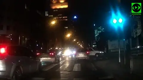 Zderzenie na skrzyżowaniu. Fiata aż obróciło