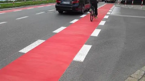 Korotyńskiego z pasami dla rowerzystów