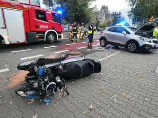 Auto zderzyło się z motoambulansem na Radzymińskiej