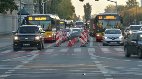 Pas zamknięty, autobusy w korku. "Jest gorzej niż przed remontem"