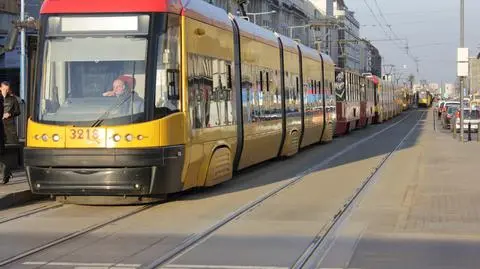 Zderzenie w centrum. Tramwaje stały od mostu Poniatowskiego