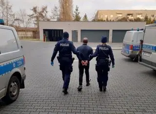 Policjanci zatrzymali czterech obcokrajowców