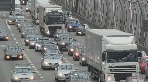Trasa S8: ciężarówka zderzyła się z autem osobowym