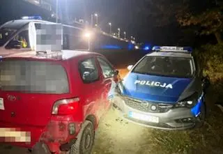 Pędził skradzionym autem, staranował radiowóz. Ucieczka ulicami Pragi