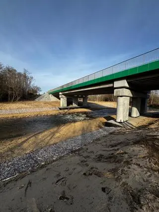 Nowy most nad Świdrem w ciągu DW801