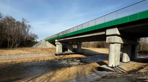 Nowy most nad Świdrem w ciągu DW801