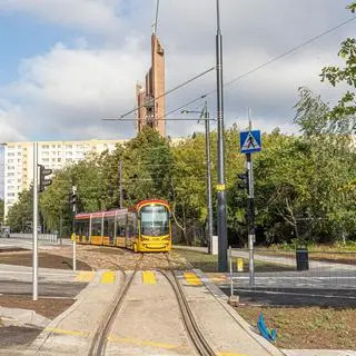 Na tory wyjechała nowa linia 19