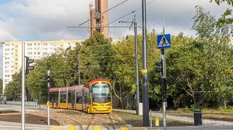 Na tory wyjechała nowa linia 19