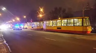 Tramwaj uderzył w bok lexusa